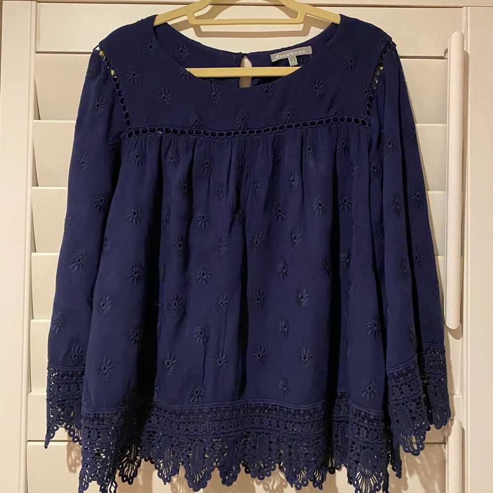 Danielrainn navy blue shirt.  size Large